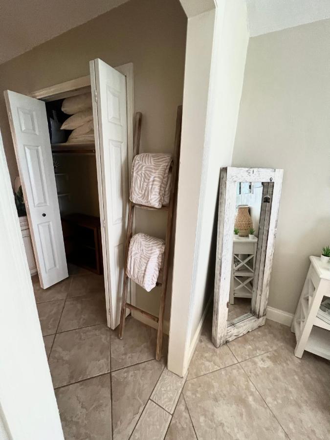 Beach Oasis 704 Lovely Daytona Ocean Front For 5 Sleeps Up To 12 Daytona Beach Exterior foto